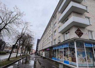 Продается 3-комнатная квартира, 55 м2, Ленинградская область, проспект Урицкого, 64