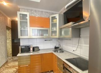 Продается 2-ком. квартира, 54.2 м2, Хакасия, улица Калинина, 10