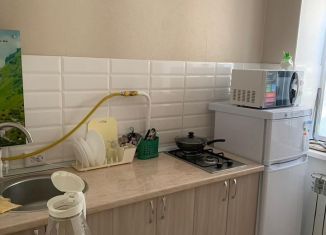 Сдам в аренду 1-ком. квартиру, 35 м2, Кисловодск, улица Куйбышева, 57